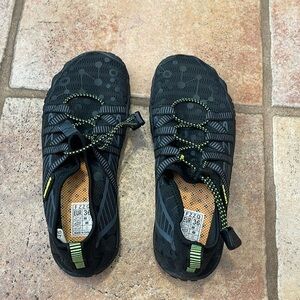 Ubfen water shoes Euro size 36